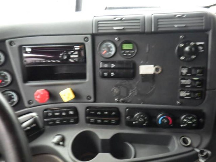 freightliner-cascadia-125-image-26