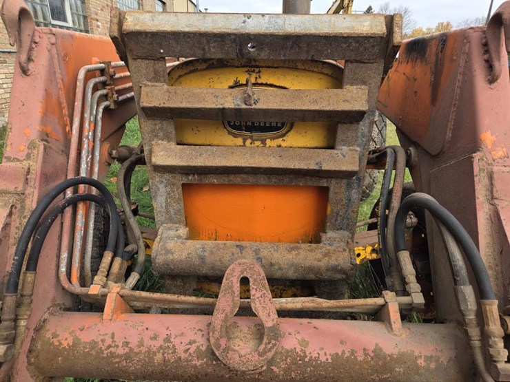 john-deere-300-image-15