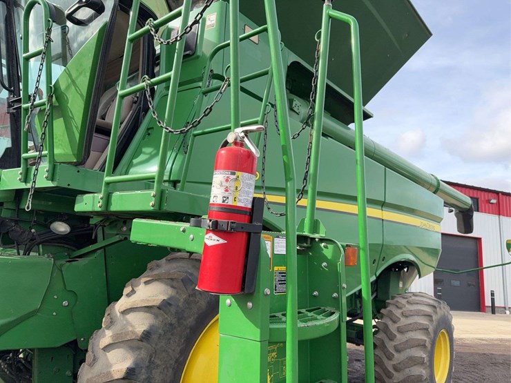 2013-john-deere-s670-image-92