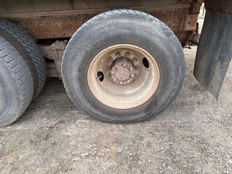 1979-international-f227-image-14