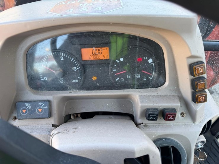 2016-kubota-m8560-image-25