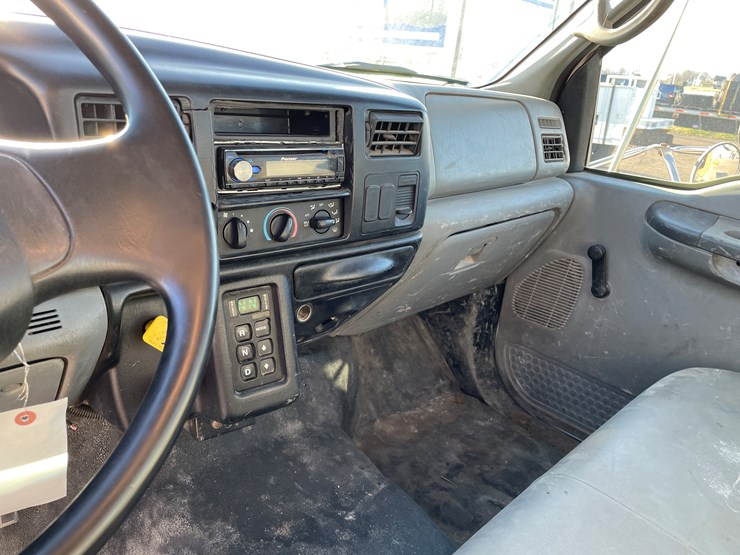 2007-ford-f750-xl-image-29