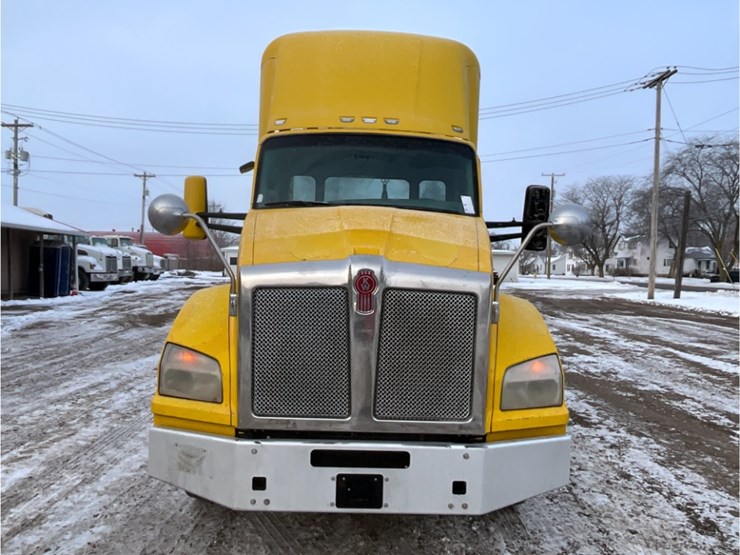 2019-kenworth-t880-image-3