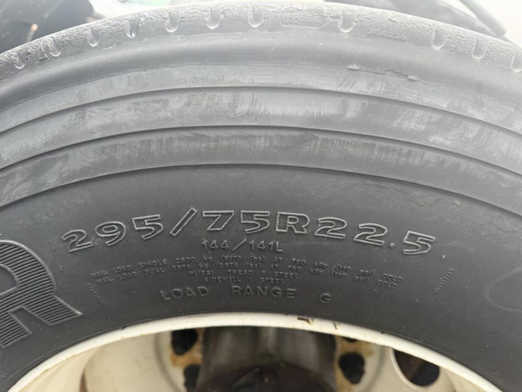 #1175-•-2016-freightliner-cascadia-day-cab-truck-tractor-image-56