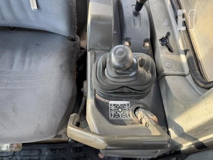 komatsu-d65ex-12-image-19