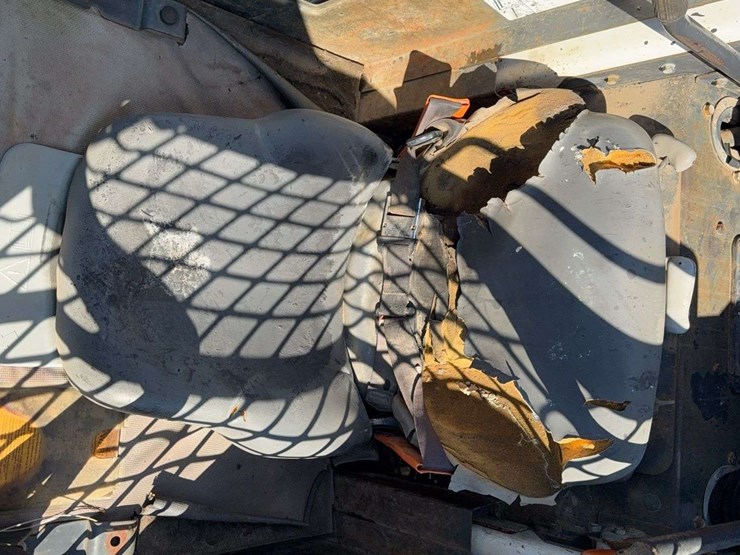 bobcat-s220-image-18