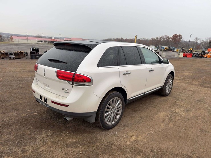 2012-lincoln-mkx-image-3