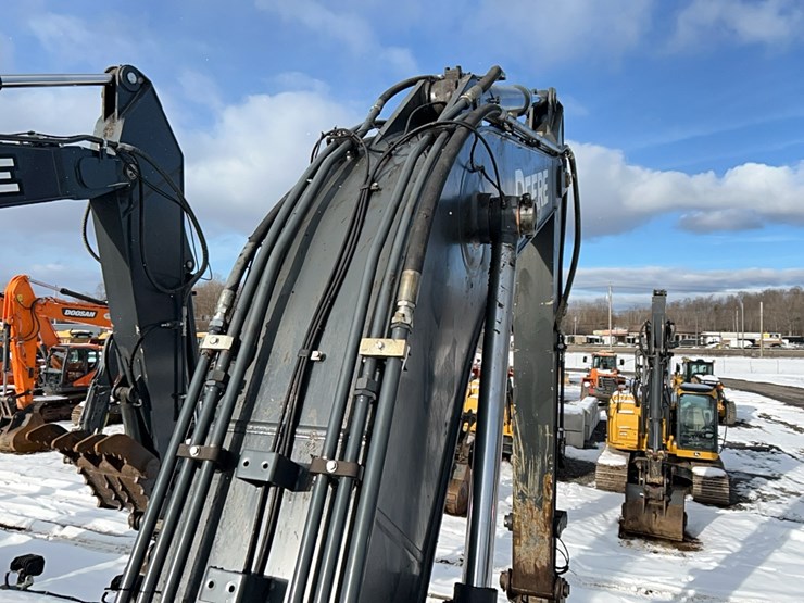 2019-deere-350g-lc-image-21