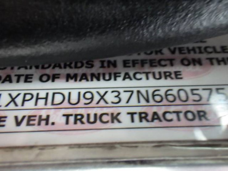 peterbilt-386-image-27