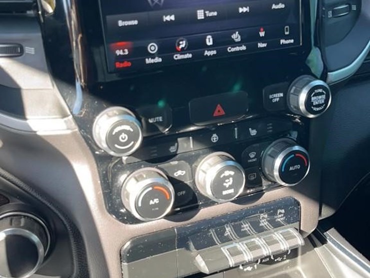 2019-ram-1500-big-horn-image-15