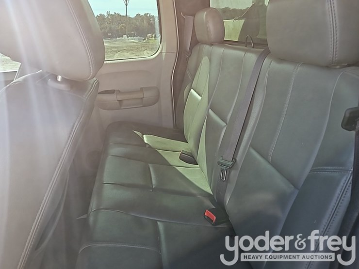 chevrolet-silverado-2500-image-24