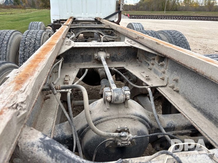 international-4900-image-50