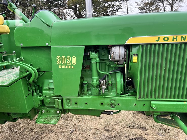 john-deere-3020-image-10