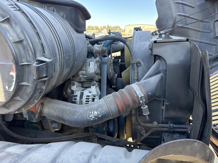 2005-international-durastar-4300-image-55