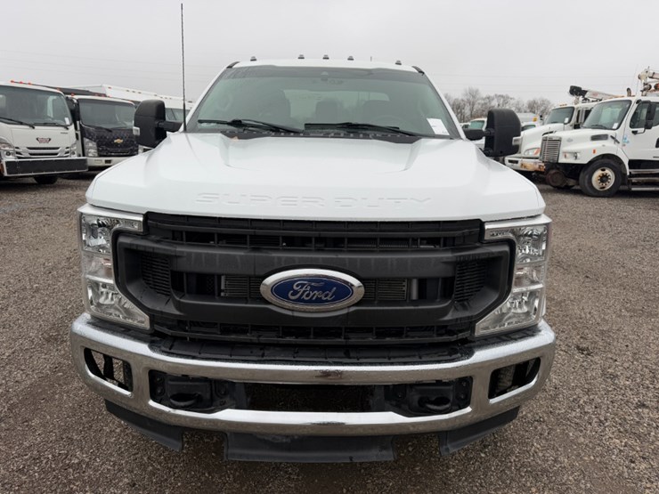 2022-ford-f350-image-8