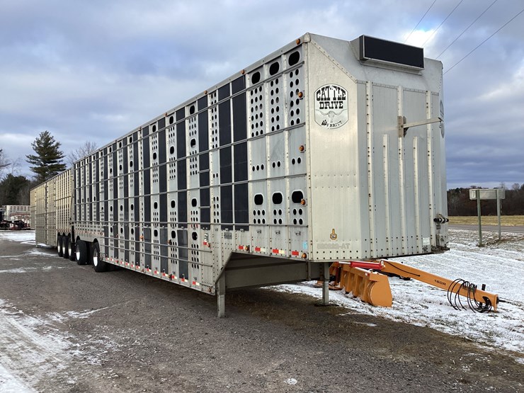 #4675-•-2014-merrit-cattle-trailer-image-2