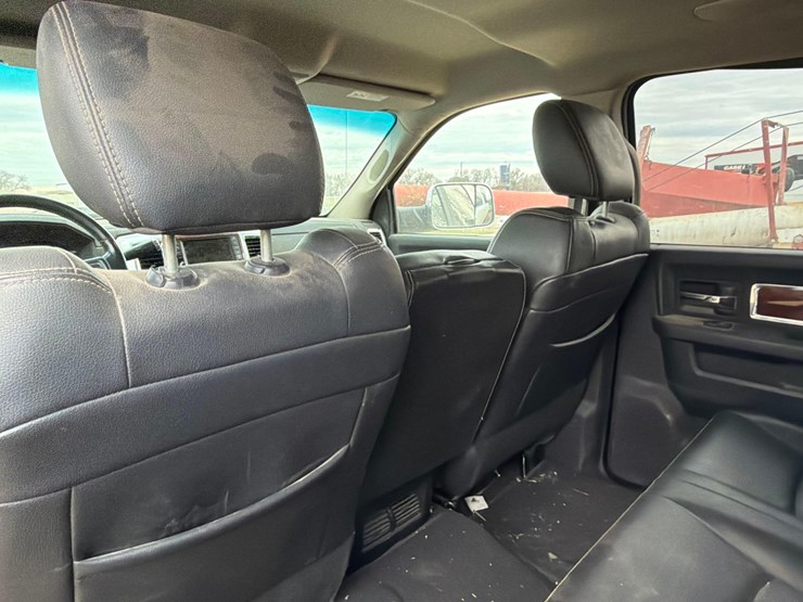 2012-dodge-2500-image-25