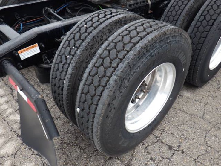 freightliner-cascadia-125-image-7