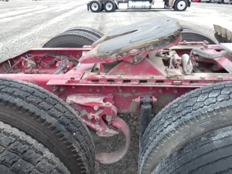 peterbilt-386-image-8