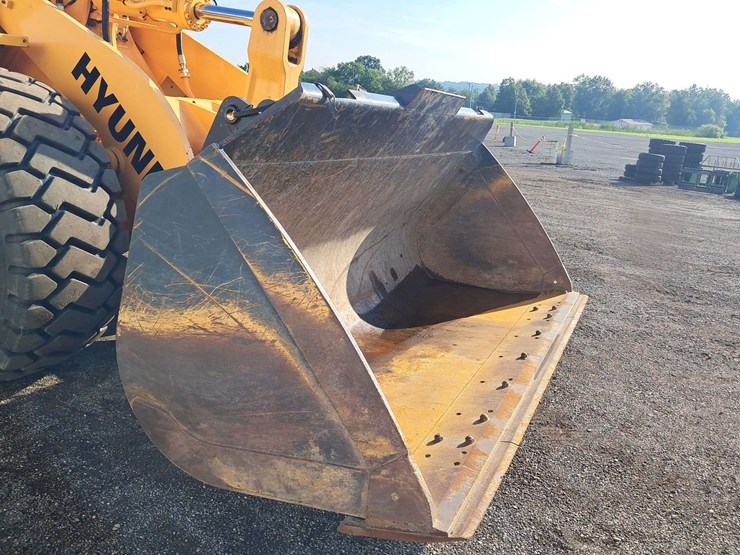 2018-hyundai-hl965-image-17