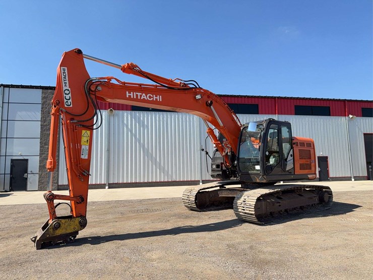 hitachi-225-excavator-image-1