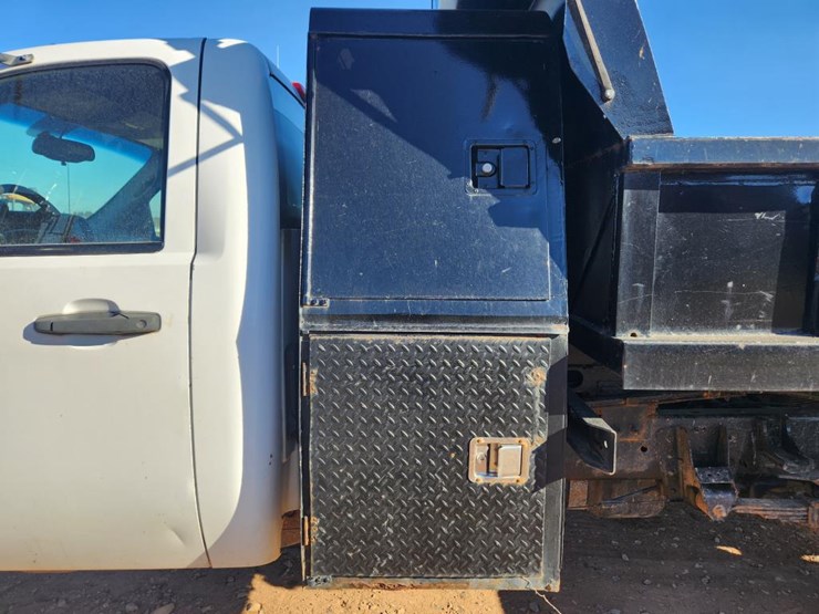 2007-chevrolet-3500-image-19