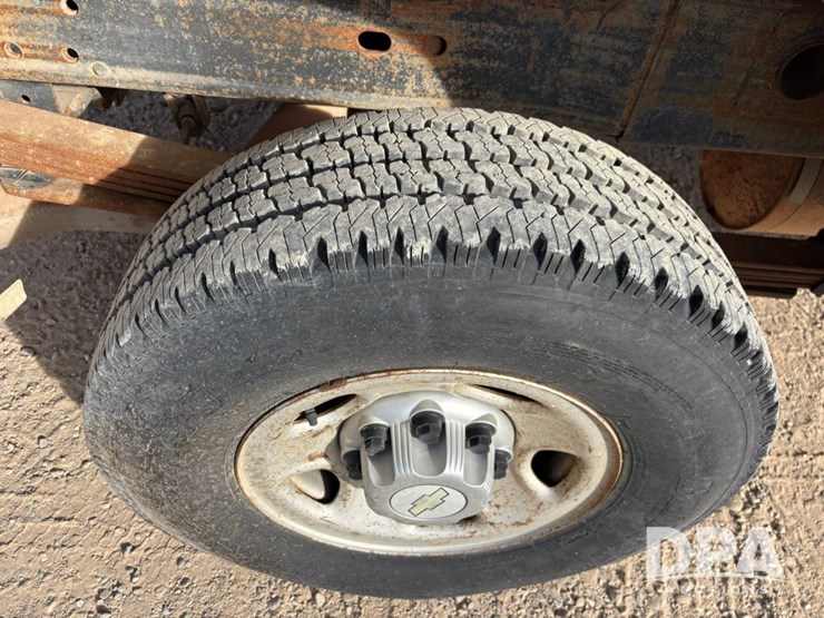 2010-chevrolet-silverado-2500hd-image-40