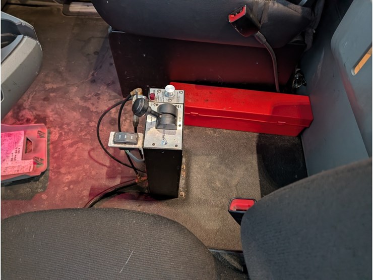 2020-kenworth-t880-image-23