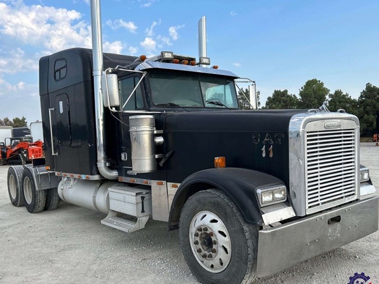 1999-freightliner-fld120-classic-image-5