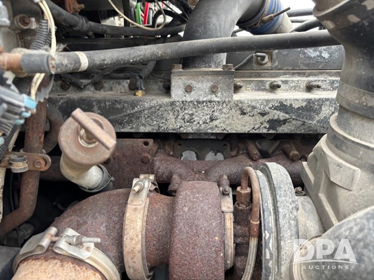 freightliner-fld112-image-34