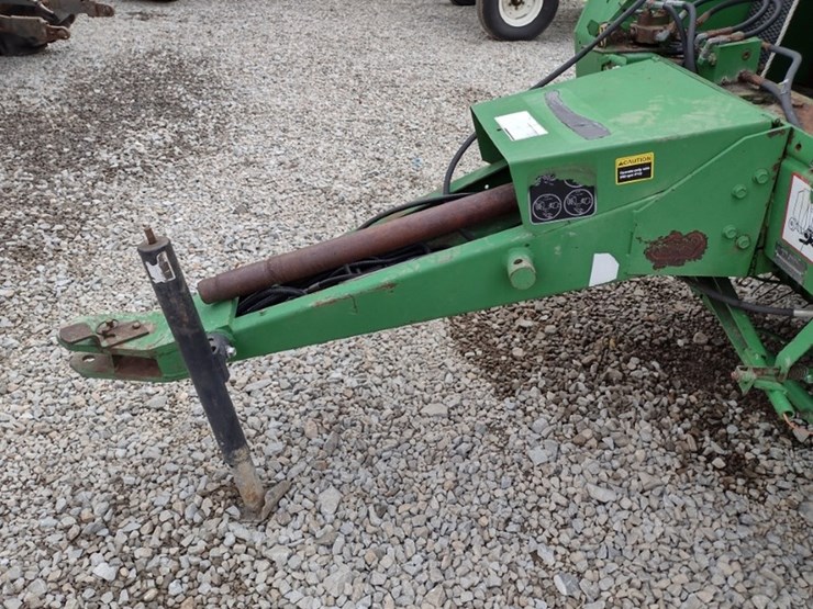 john-deere-335-image-7