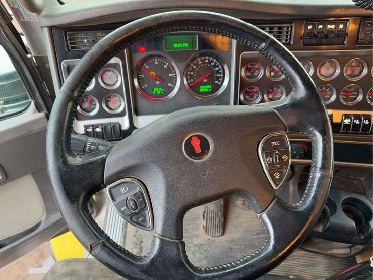 2010-kenworth-t800-image-102