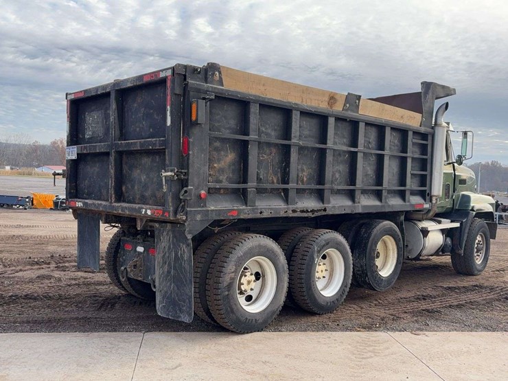 1999-mack-cl713-image-3