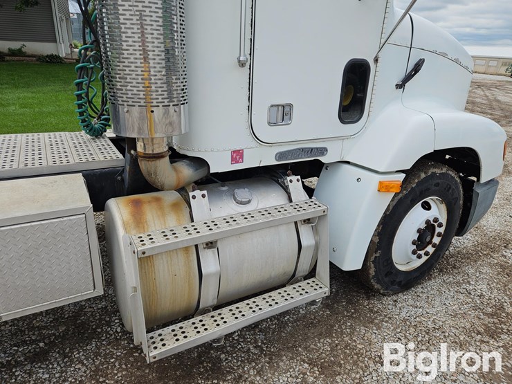 freightliner-fld112-image-15