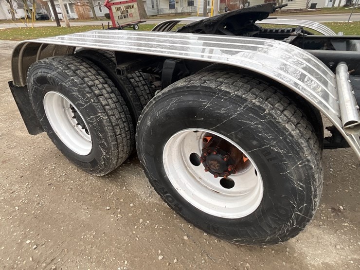 2015-western-star-4900sa-image-8