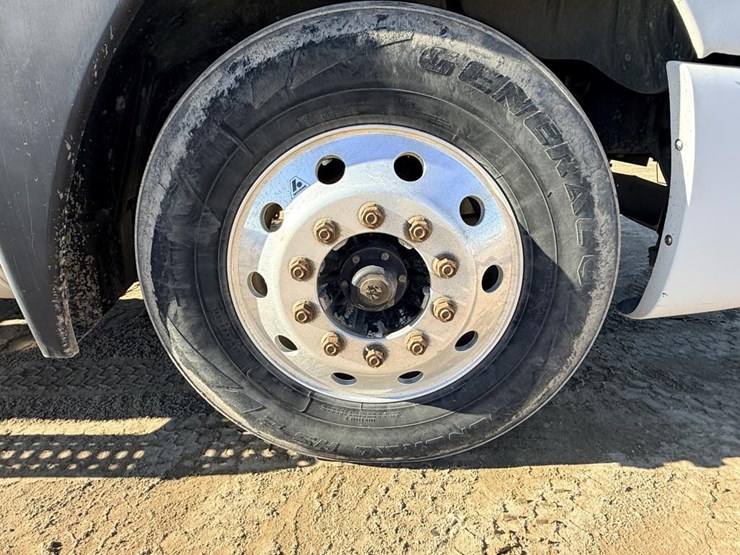 2007-freightliner-columbia-120-image-68