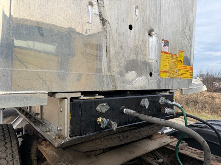 #1038-•-2024-armorlite-aluminum-dump-trailer-(has-wi-title)-(beaver-dam,-wi)-image-4