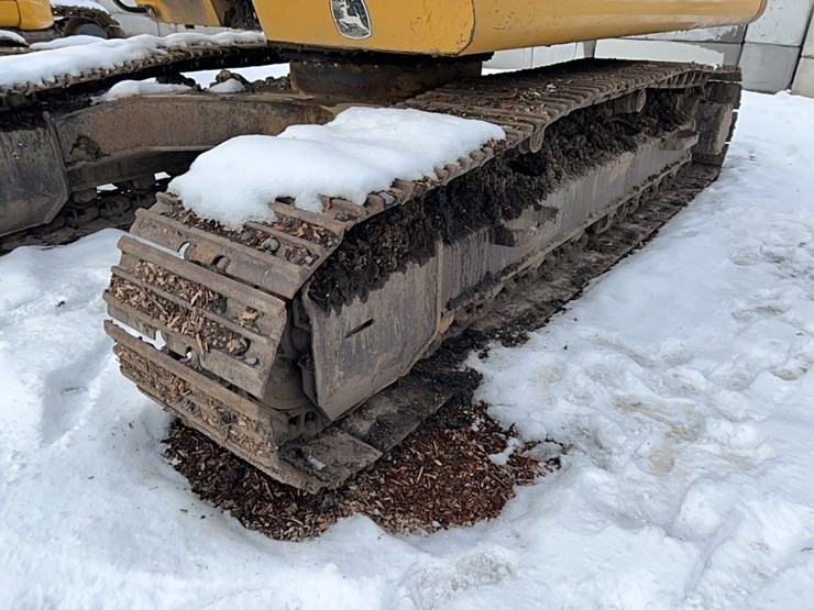 2016-deere-210g-image-8