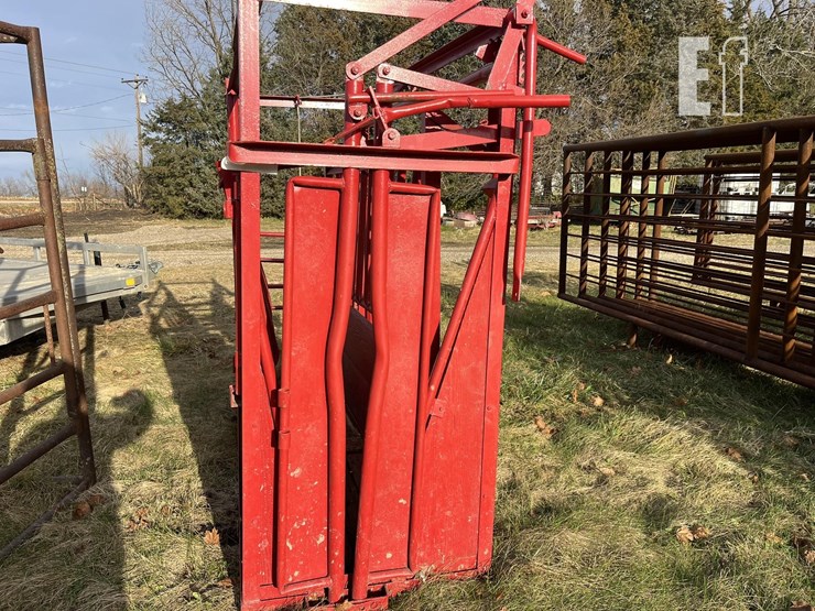 homemade-livestock-chute-image-5