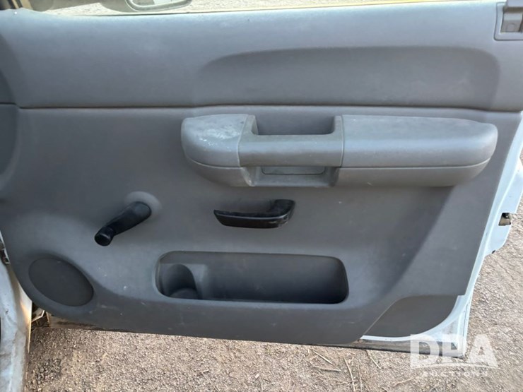 2009-chevrolet-3500hd-image-52