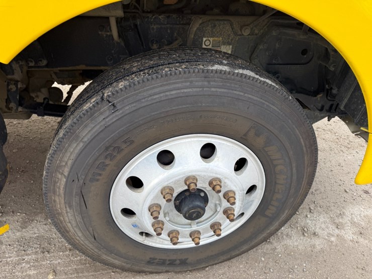 2019-kenworth-t880-image-17