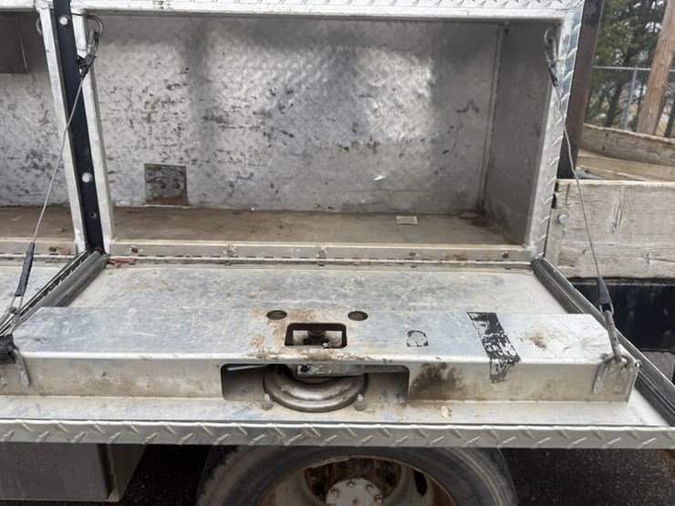 2012-ford-f550-image-17