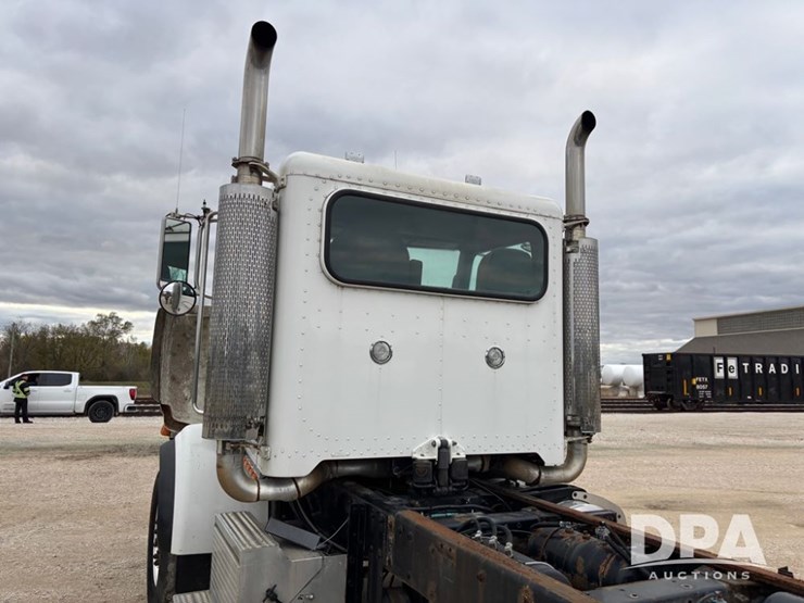 peterbilt-378-image-80