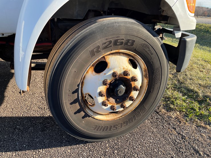 2015-ford-f650-image-10