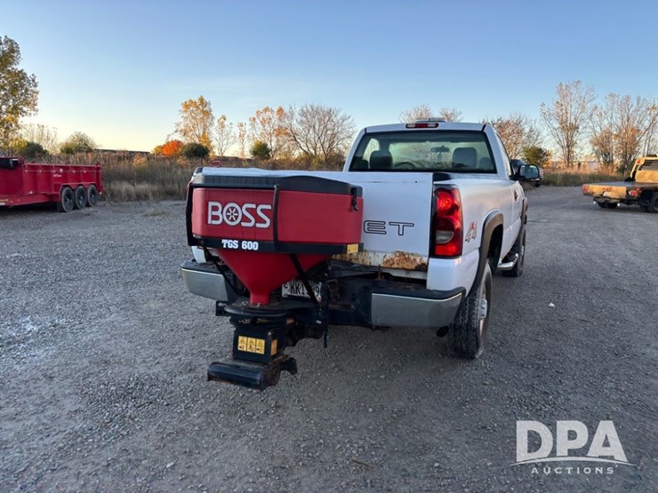 2006-chevrolet-2500hd-image-13