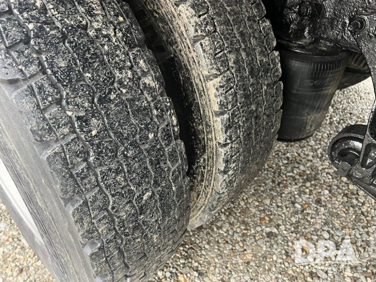 2006-international-9400-eagle-image-38