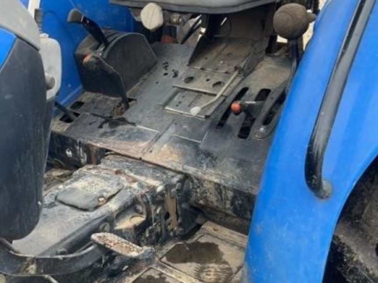 new-holland-tn65-image-6