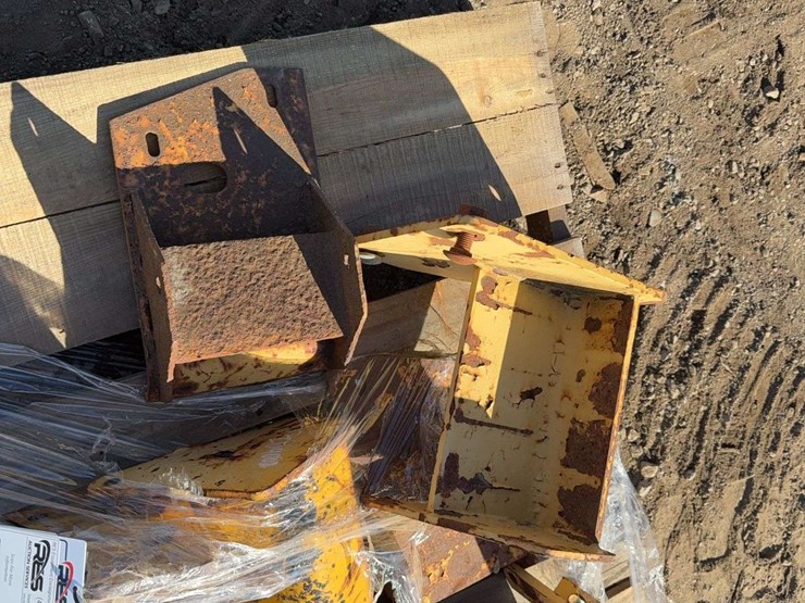 (4)-john-deere-bolt-on-weight-brackets-image-2