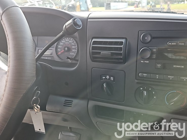 ford-f350-xlt-image-28