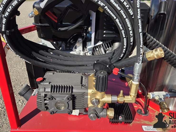 2025-magnum-4000-series-hot-water-pressure-washer-image-10